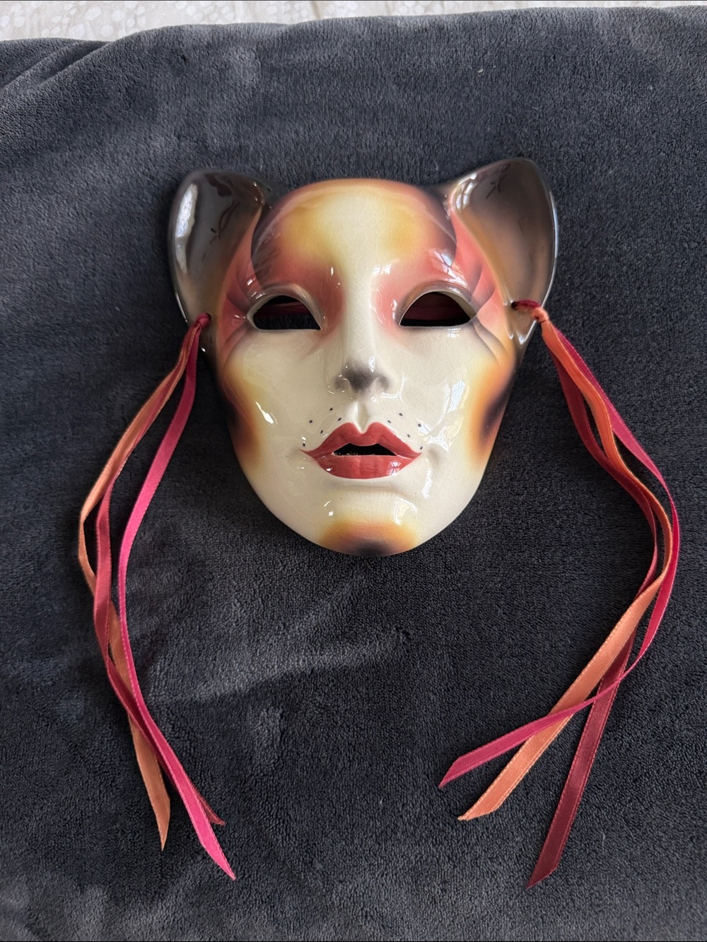 Vintage 1988 Hand-Painted Ceramic Cat Mask in Peach-Pink Gradient by Clay Art